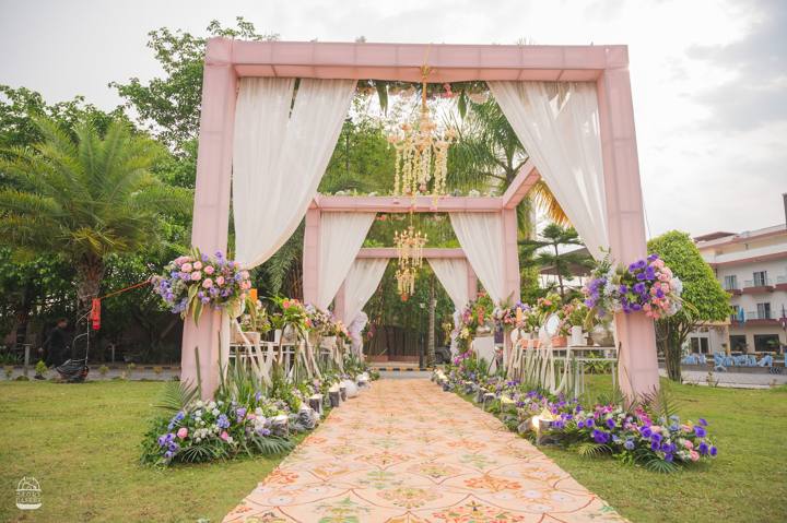 Aisle leading to the mandap
