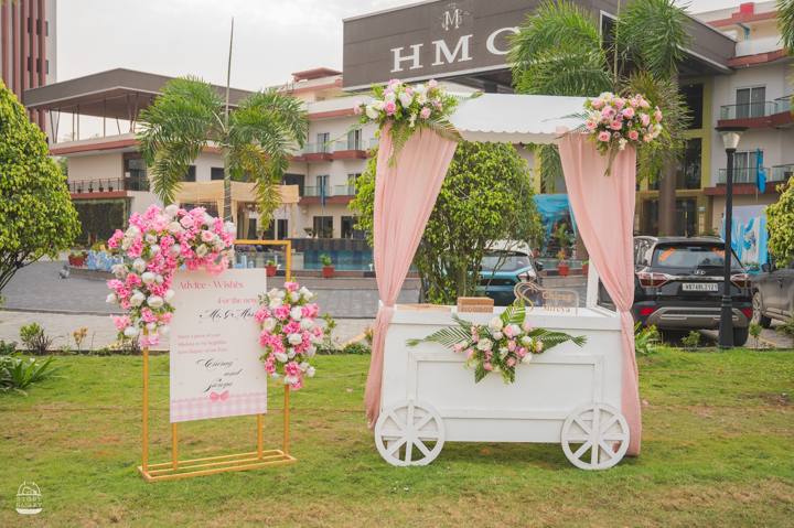 Pink cart stalls